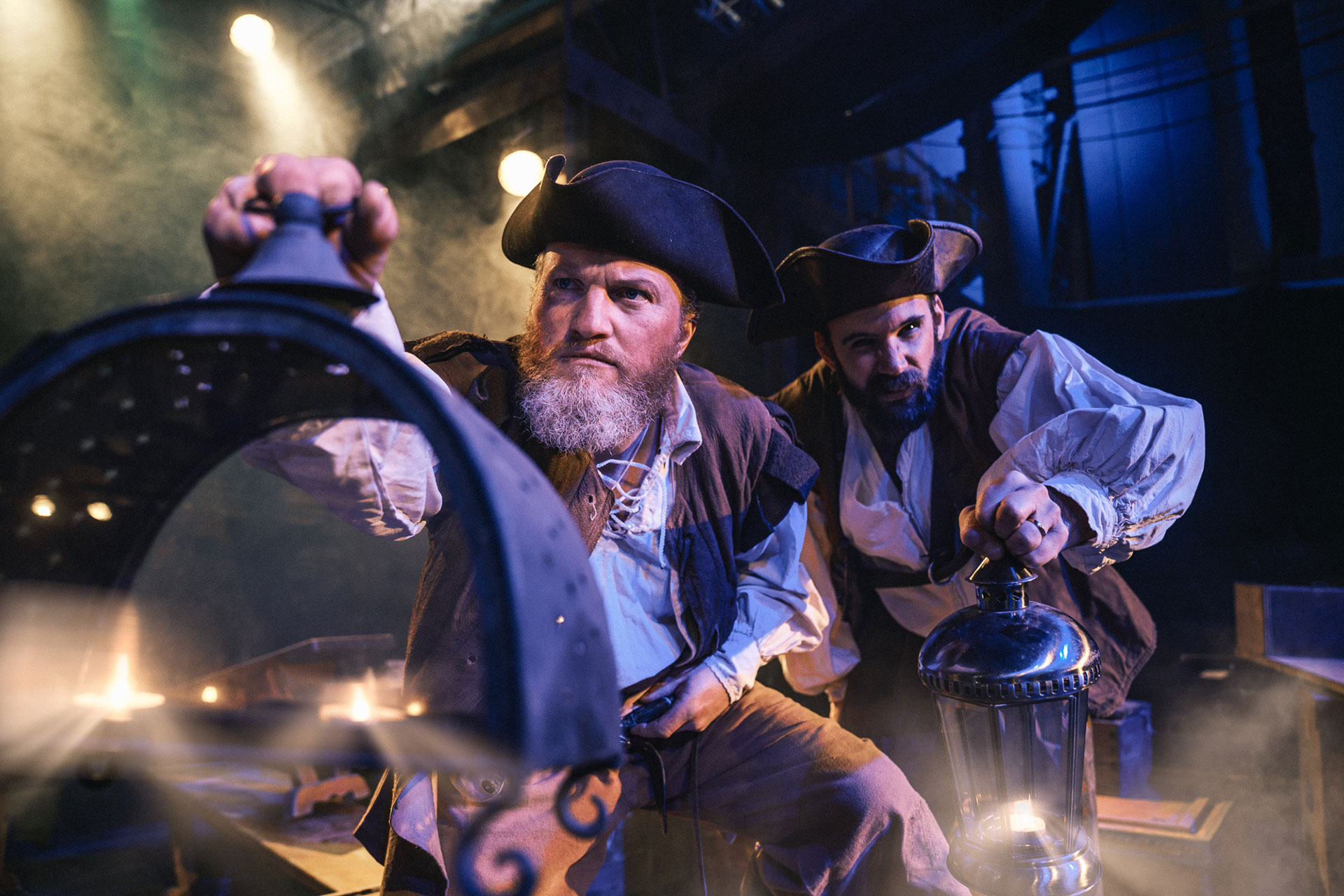 Pirates Microtone Production Photo Berg film